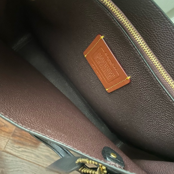 Coach Tyler Carryall 28 - Picture 6 of 8